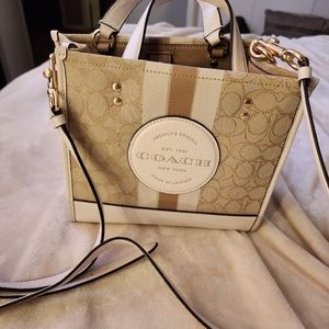 Coach Dempsey 22 Tote Bag